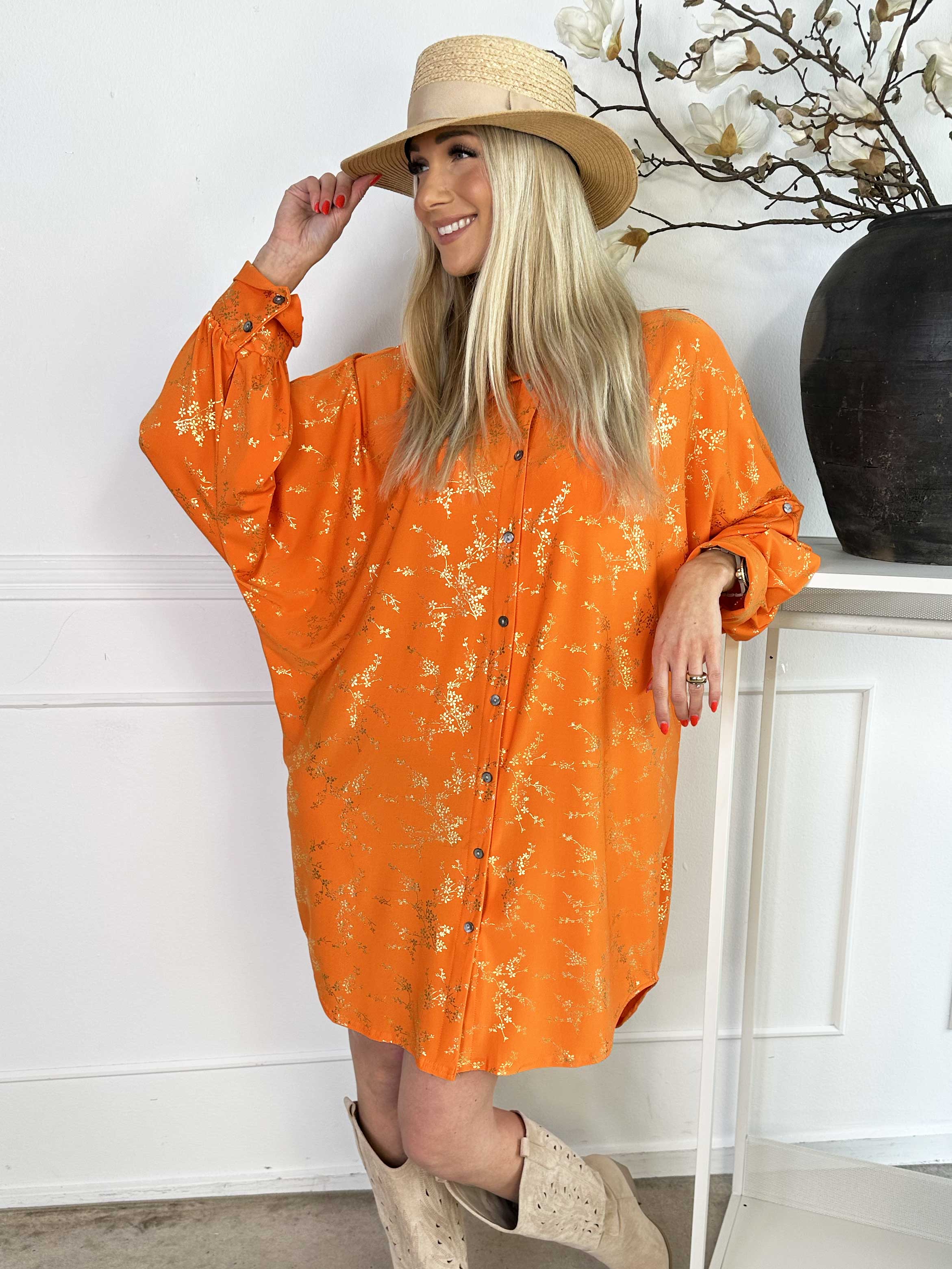 Mia Gold - Elastisk skjortekjole med gulddetaljer